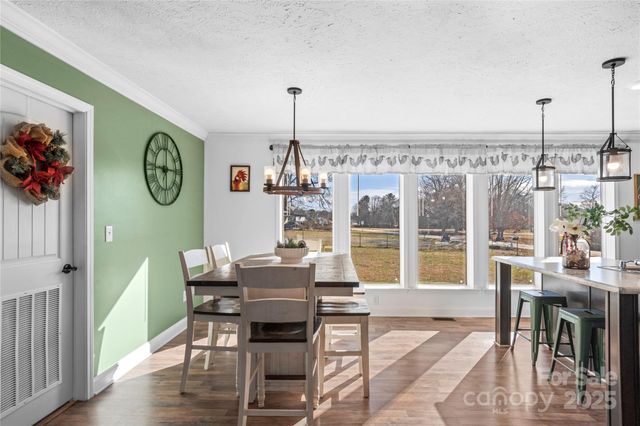 1002 Crestline Drive, Yadkinville, NC 27055