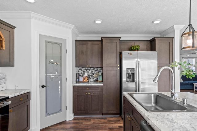 1002 Crestline Drive, Yadkinville, NC 27055