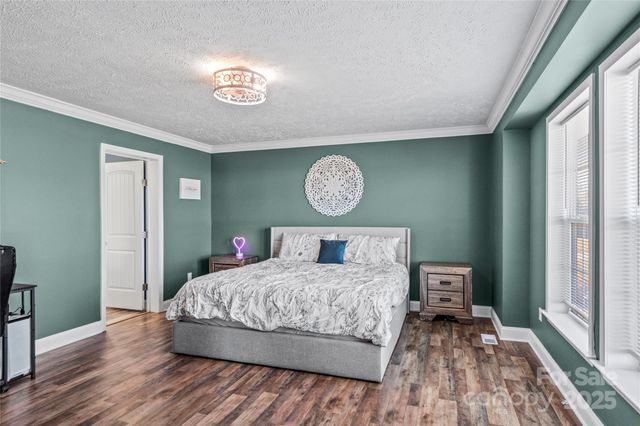 1002 Crestline Drive, Yadkinville, NC 27055