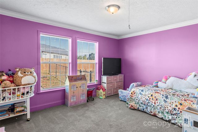 1002 Crestline Drive, Yadkinville, NC 27055