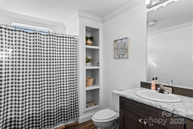 1002 Crestline Drive, Yadkinville, NC 27055