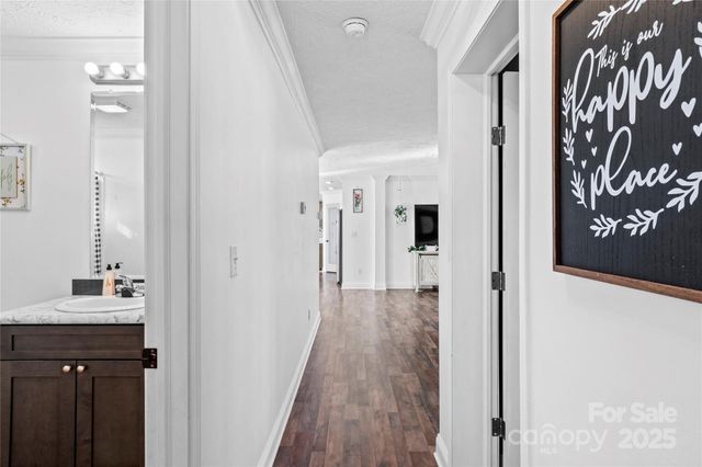 1002 Crestline Drive, Yadkinville, NC 27055