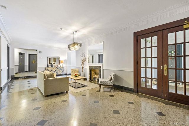 43 Calton Road 5C, New Rochelle, NY 10804