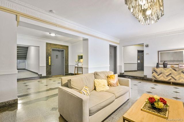 43 Calton Road 5C, New Rochelle, NY 10804