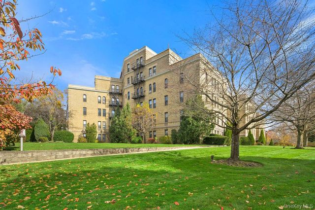 43 Calton Road 5C, New Rochelle, NY 10804