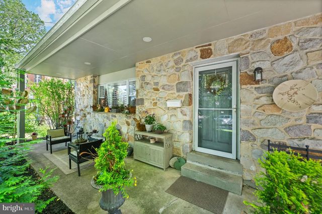 824 EDMONDS AVE, Drexel Hill, PA 19026