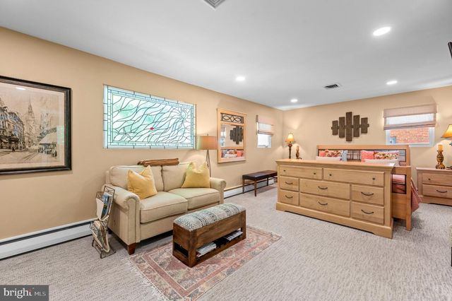 824 EDMONDS AVE, Drexel Hill, PA 19026