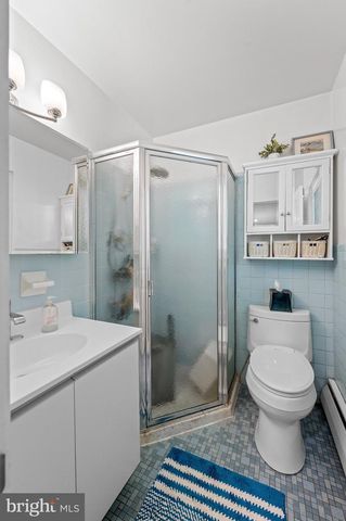 824 EDMONDS AVE, Drexel Hill, PA 19026