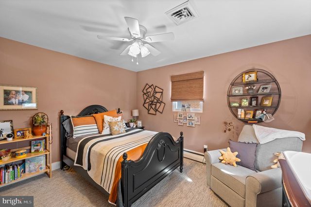 824 EDMONDS AVE, Drexel Hill, PA 19026