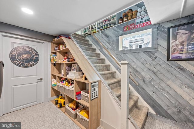824 EDMONDS AVE, Drexel Hill, PA 19026