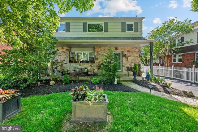 824 EDMONDS AVE, Drexel Hill, PA 19026