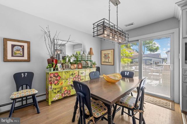 824 EDMONDS AVE, Drexel Hill, PA 19026