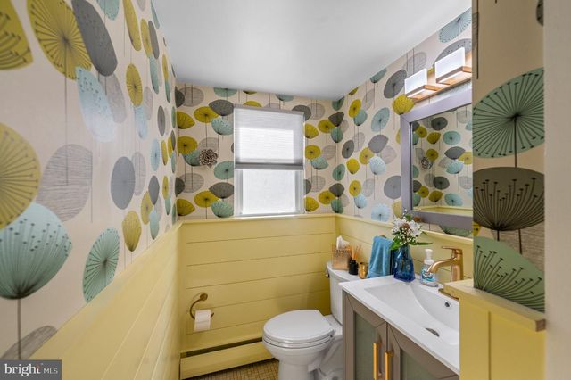 824 EDMONDS AVE, Drexel Hill, PA 19026