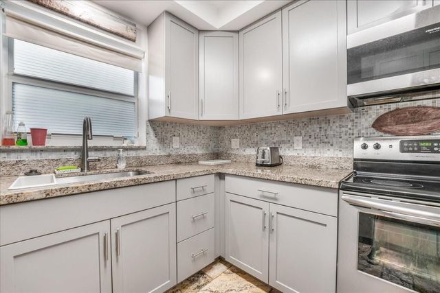 1203 Hillsboro Mile 6A, Hillsboro Beach, FL 33062