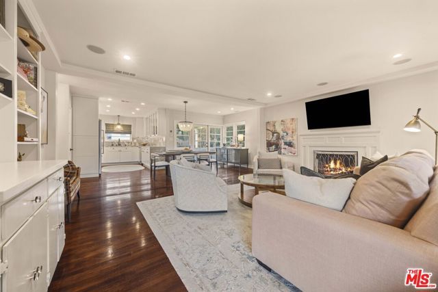 2219 Silver Ridge Avenue, Los Angeles, CA 90039