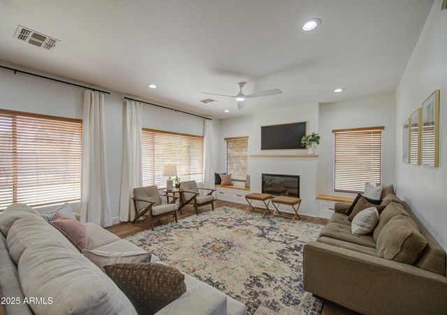 4609 E IRONHORSE Road, Gilbert, AZ 85297