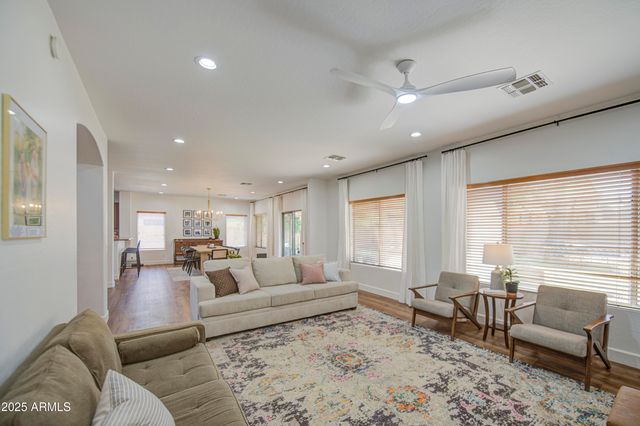 4609 E IRONHORSE Road, Gilbert, AZ 85297