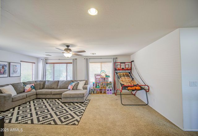 4609 E IRONHORSE Road, Gilbert, AZ 85297