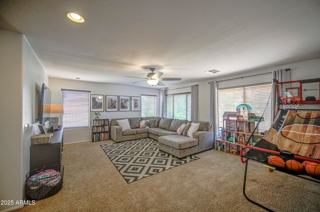 4609 E IRONHORSE Road, Gilbert, AZ 85297