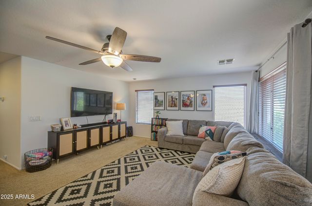 4609 E IRONHORSE Road, Gilbert, AZ 85297