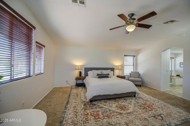 4609 E IRONHORSE Road, Gilbert, AZ 85297