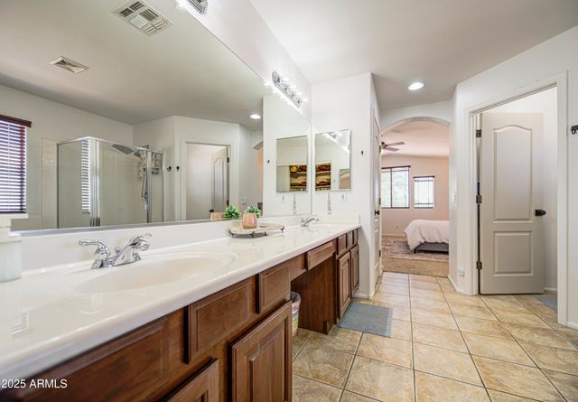 4609 E IRONHORSE Road, Gilbert, AZ 85297