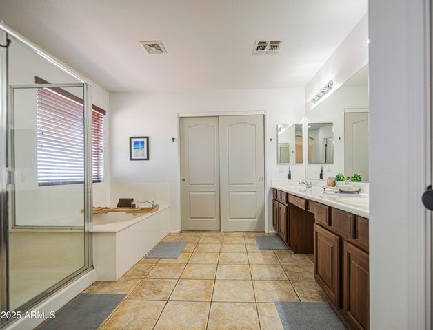 4609 E IRONHORSE Road, Gilbert, AZ 85297