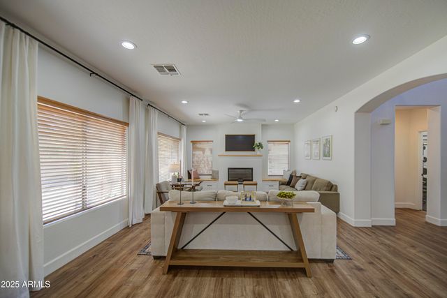 4609 E IRONHORSE Road, Gilbert, AZ 85297