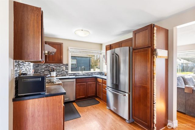 10010 13th Avenue NW, Seattle, WA 98177