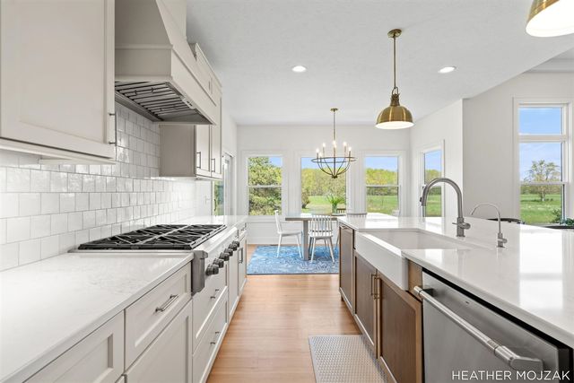 8115 Hanna Lake Avenue, Caledonia, MI 49316