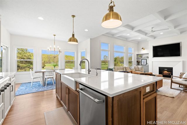 8115 Hanna Lake Avenue, Caledonia, MI 49316
