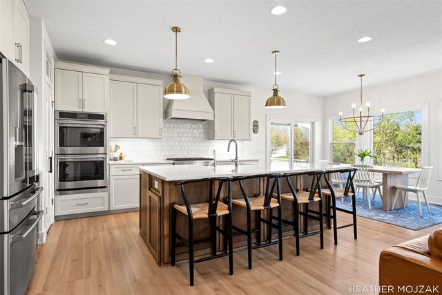 8115 Hanna Lake Avenue, Caledonia, MI 49316