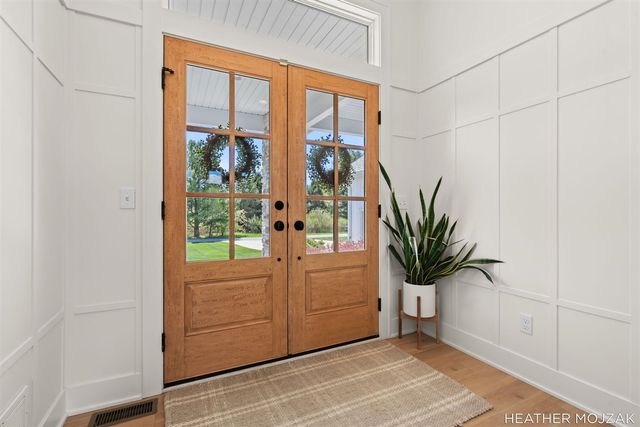 8115 Hanna Lake Avenue, Caledonia, MI 49316
