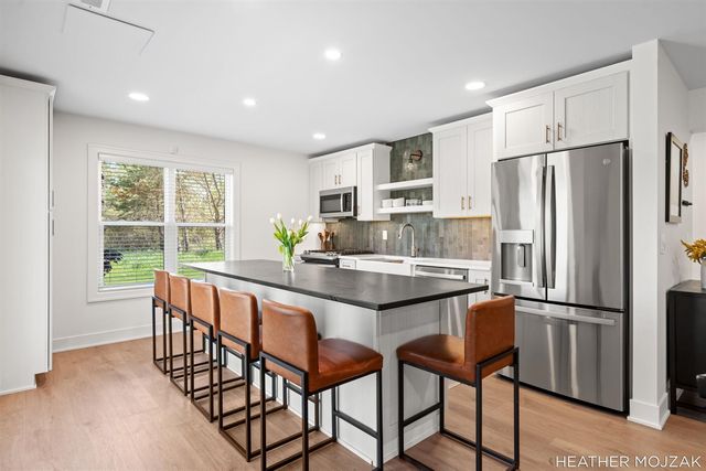 8115 Hanna Lake Avenue, Caledonia, MI 49316
