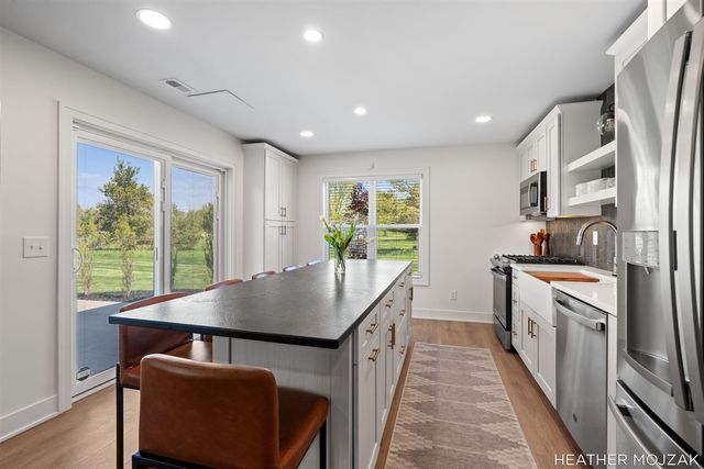 8115 Hanna Lake Avenue, Caledonia, MI 49316