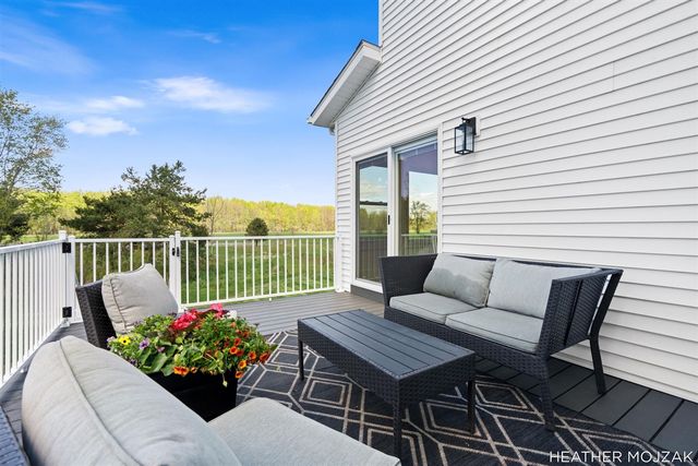 8115 Hanna Lake Avenue, Caledonia, MI 49316