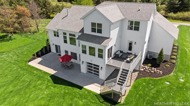 8115 Hanna Lake Avenue, Caledonia, MI 49316
