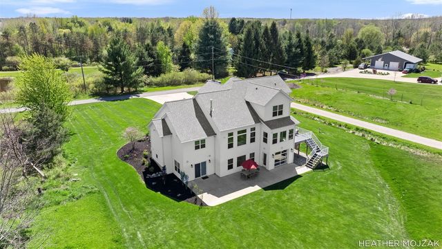 8115 Hanna Lake Avenue, Caledonia, MI 49316