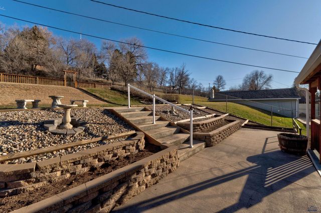 1738 MOUNTAIN VIEW DR, Rapid City, SD 57702