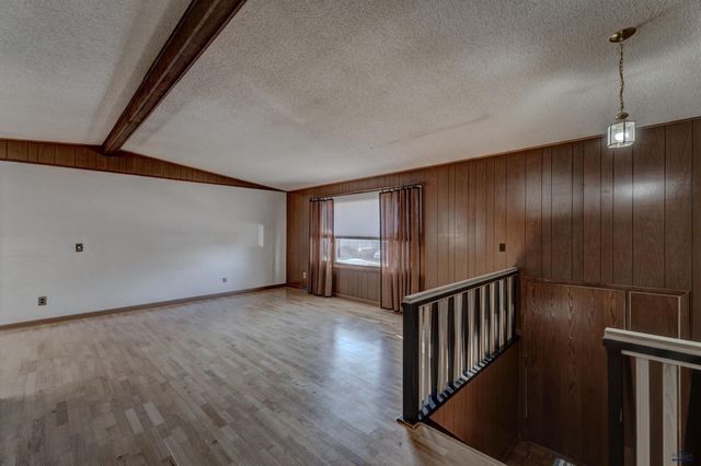 1738 MOUNTAIN VIEW DR, Rapid City, SD 57702