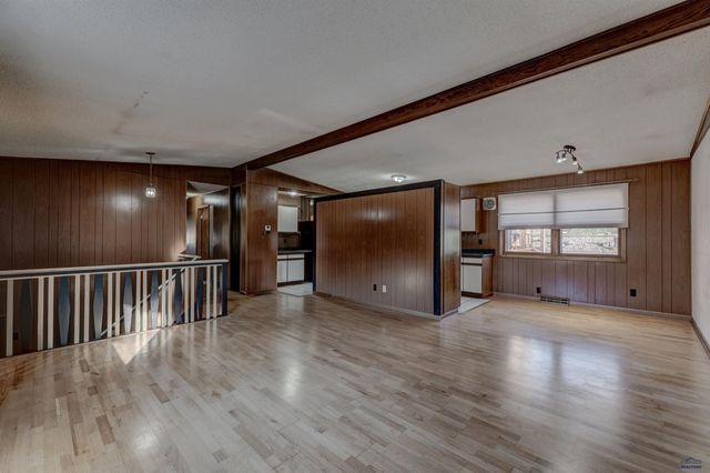 1738 MOUNTAIN VIEW DR, Rapid City, SD 57702