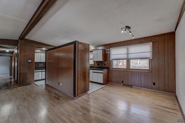 1738 MOUNTAIN VIEW DR, Rapid City, SD 57702