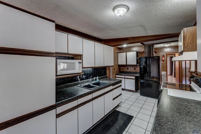 1738 MOUNTAIN VIEW DR, Rapid City, SD 57702