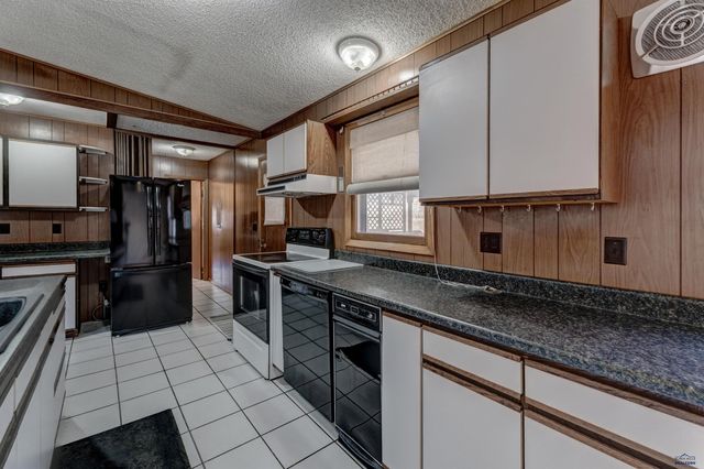 1738 MOUNTAIN VIEW DR, Rapid City, SD 57702