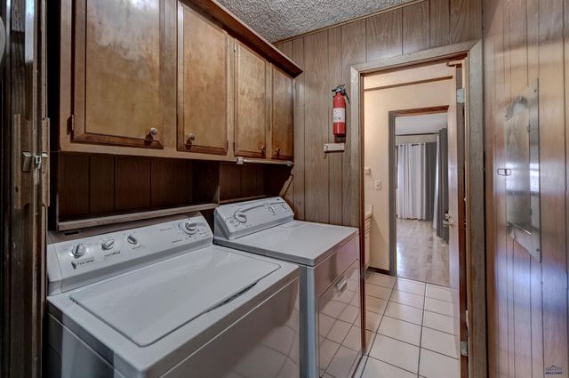 1738 MOUNTAIN VIEW DR, Rapid City, SD 57702