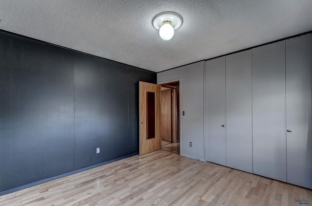 1738 MOUNTAIN VIEW DR, Rapid City, SD 57702