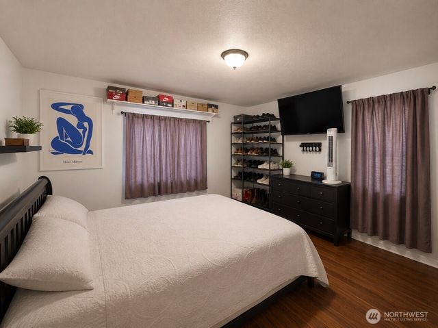 6924 Johnson Road NE, Tacoma, WA 98422