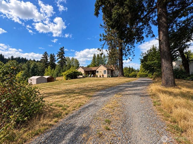 6924 Johnson Road NE, Tacoma, WA 98422