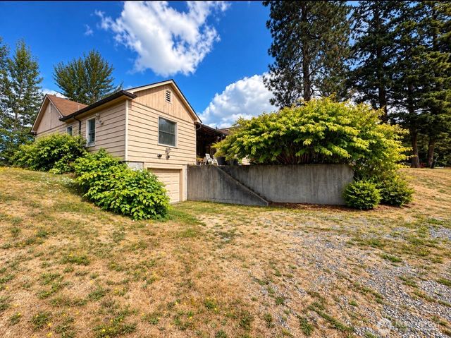 6924 Johnson Road NE, Tacoma, WA 98422