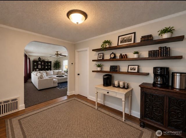 6924 Johnson Road NE, Tacoma, WA 98422
